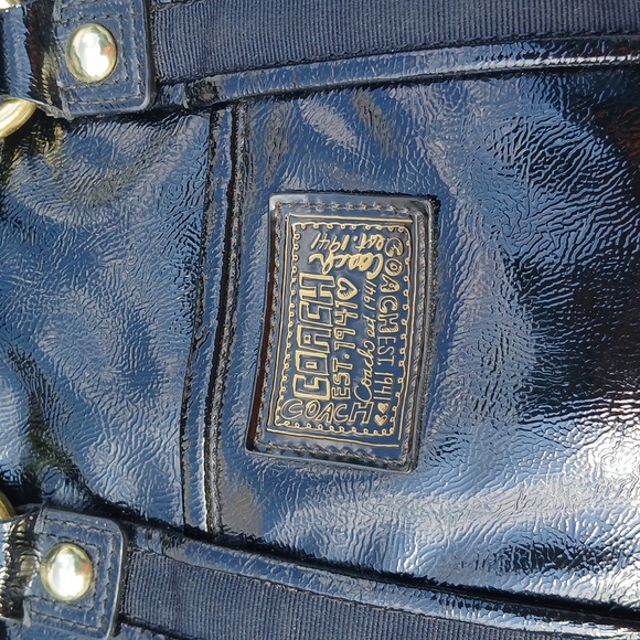 Coach - Picture 2 of 11